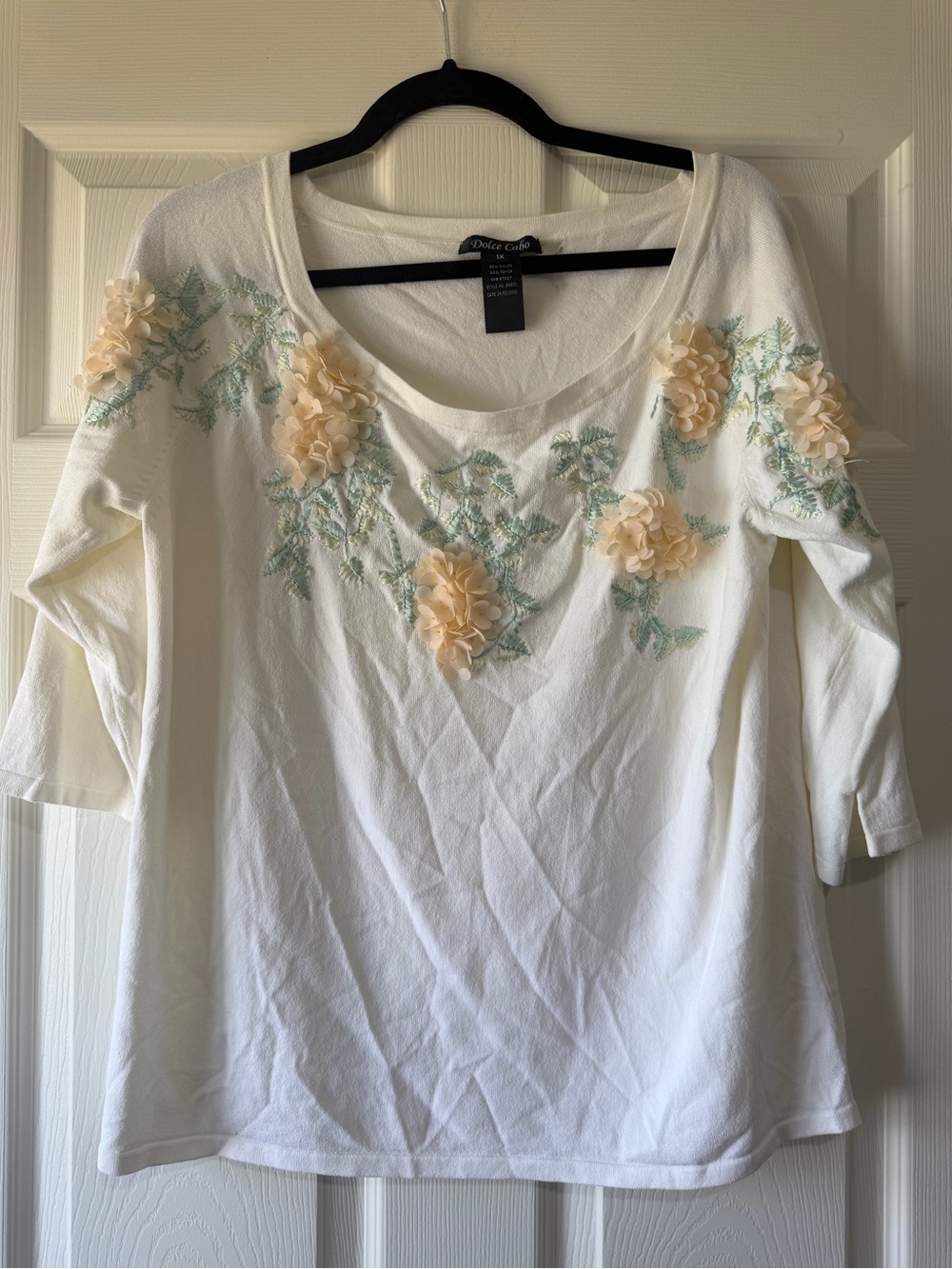 Dolce Cabo White Scoop Neck Top with Cream Floral Appliqués